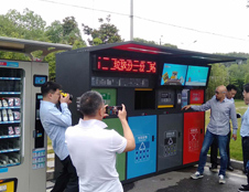 德瀾仕智能垃圾箱分類精細(xì)、模式高端，已成功覆蓋400余城